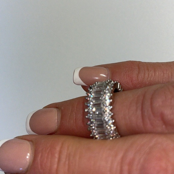 π925 STERLING LUXURY DIAMOND SILVER RING - Picture 7 of 8